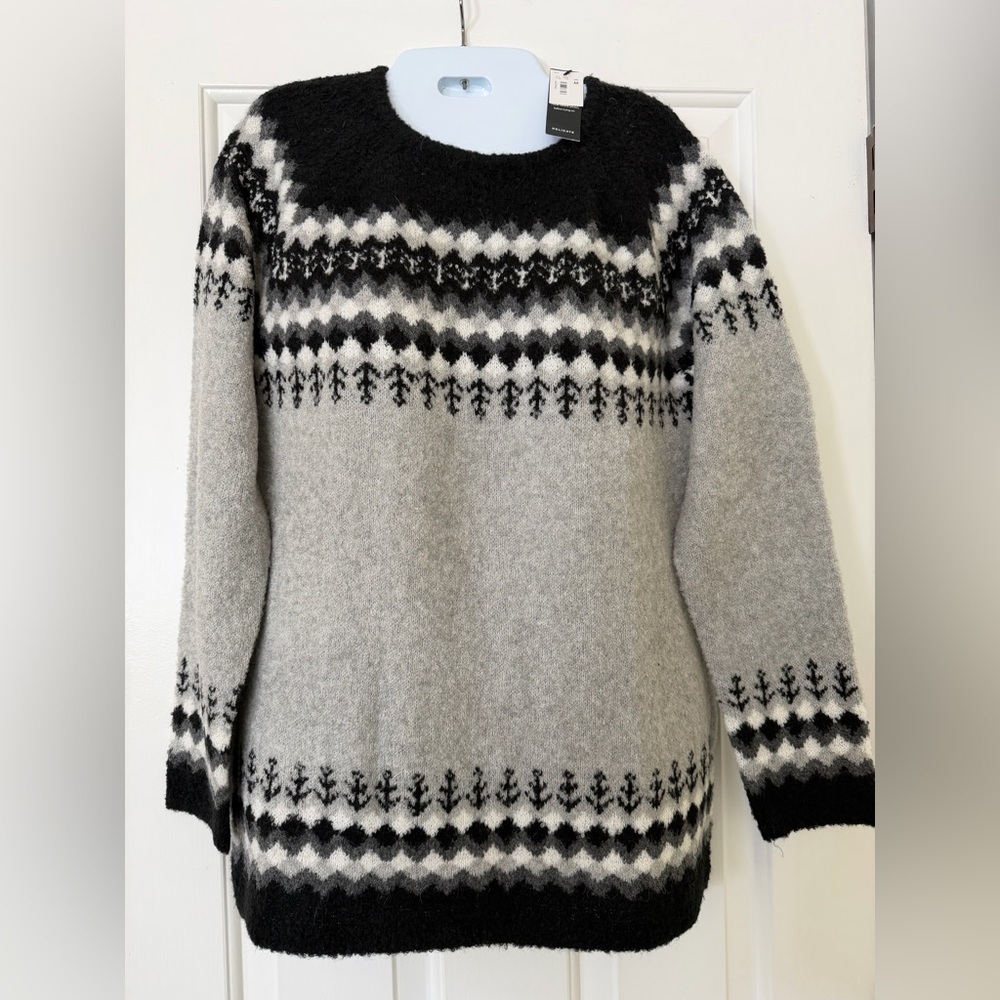 NWT WOOL ALPACA THE LIMITED GEOMETRIC Cozy Gray and Black Patterned Sweater